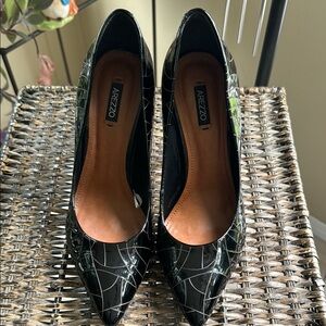 AREZZO Women’s‎ Black Patent Leather Elegant Heel Pump Size 8
